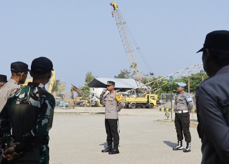 Aksi Unjuk Rasa Terkait PHK 26 Pekerja PT LPN Shipyard, Kapolres Barru Turun Langsung Pimpin Pengamanan