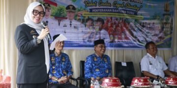 Dukung Pencegahan Stunting, Bupati Barru Salurkan 3.840 Pcs Susu untuk 64 Anak di Tanete Rilau
